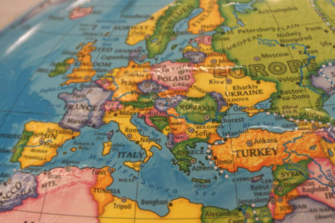 Group of students travel to Europe for spring break