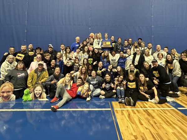 Washburn Rural Wrestling Teams perform at KSHSAA state tournament