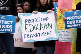 Protest against the dismantling of the DOE