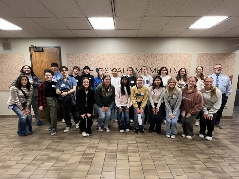 Biotechnological and Biomedical research students visit Stormont Vail
